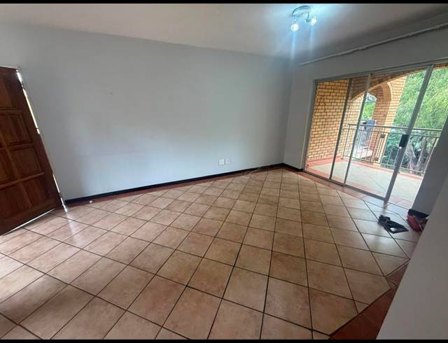 2 BEDROOM PROPERTY TO RENT IN DIE HOEWES